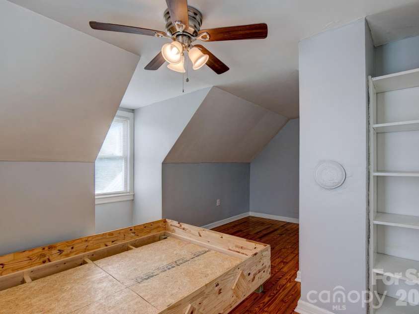 202 Chester Avenue, Great Falls, SC 29055.  MLS# CAR4386230, YatesRealty ID 28207. 