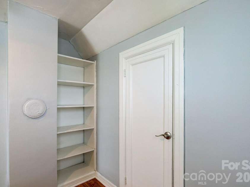 202 Chester Avenue, Great Falls, SC 29055.  MLS# CAR4386230, YatesRealty ID 28207. 
