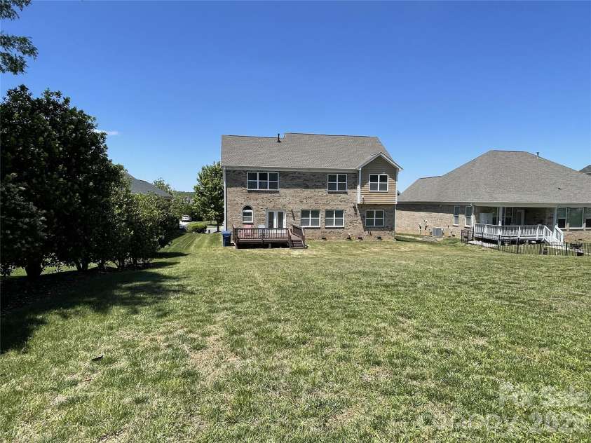 707 Five Leaf Lane, Waxhaw, NC 28173.  MLS# CAR4336963, YatesRealty ID 28208. 