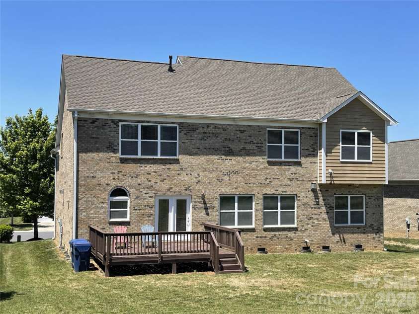 707 Five Leaf Lane, Waxhaw, NC 28173.  MLS# CAR4336963, YatesRealty ID 28208. 