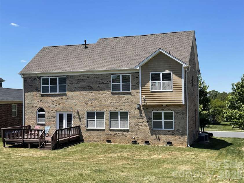 707 Five Leaf Lane, Waxhaw, NC 28173.  MLS# CAR4336963, YatesRealty ID 28208. 