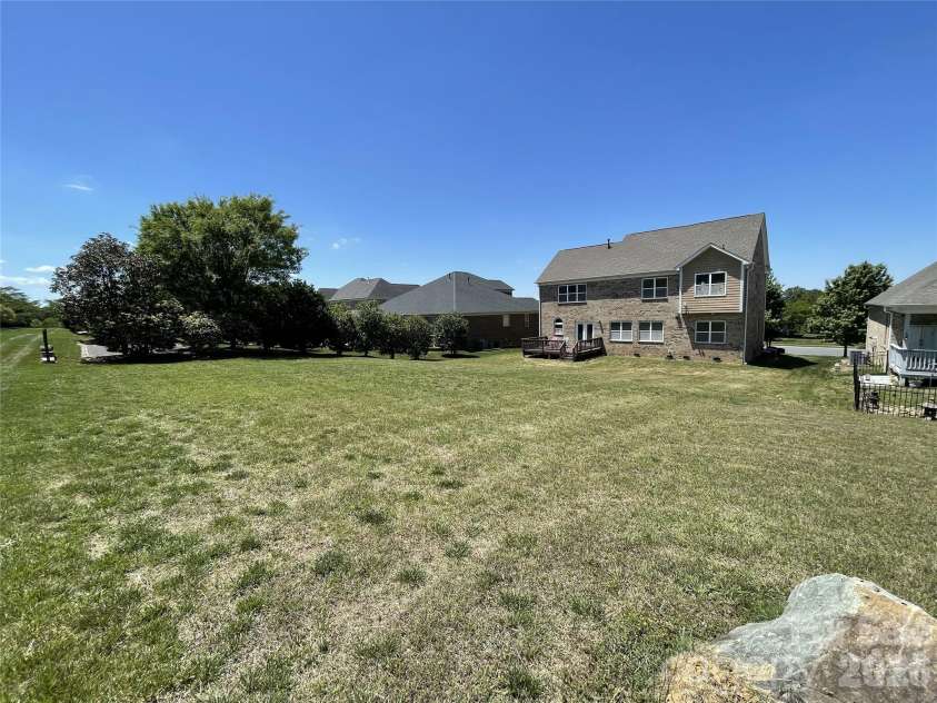 707 Five Leaf Lane, Waxhaw, NC 28173.  MLS# CAR4336963, YatesRealty ID 28208. 