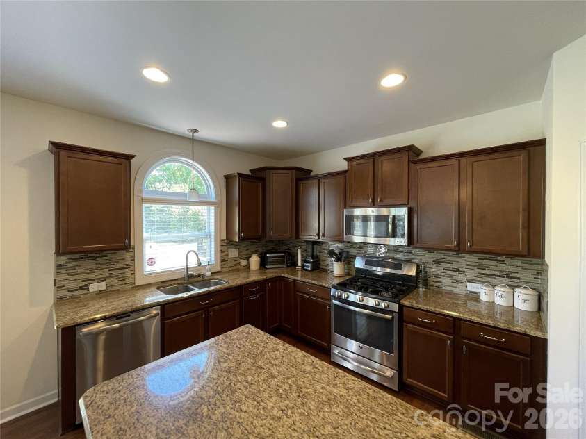 707 Five Leaf Lane, Waxhaw, NC 28173.  MLS# CAR4336963, YatesRealty ID 28208. 