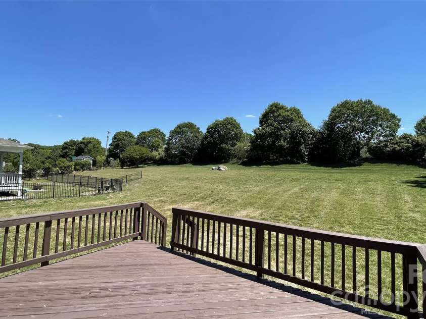 707 Five Leaf Lane, Waxhaw, NC 28173.  MLS# CAR4336963, YatesRealty ID 28208. 
