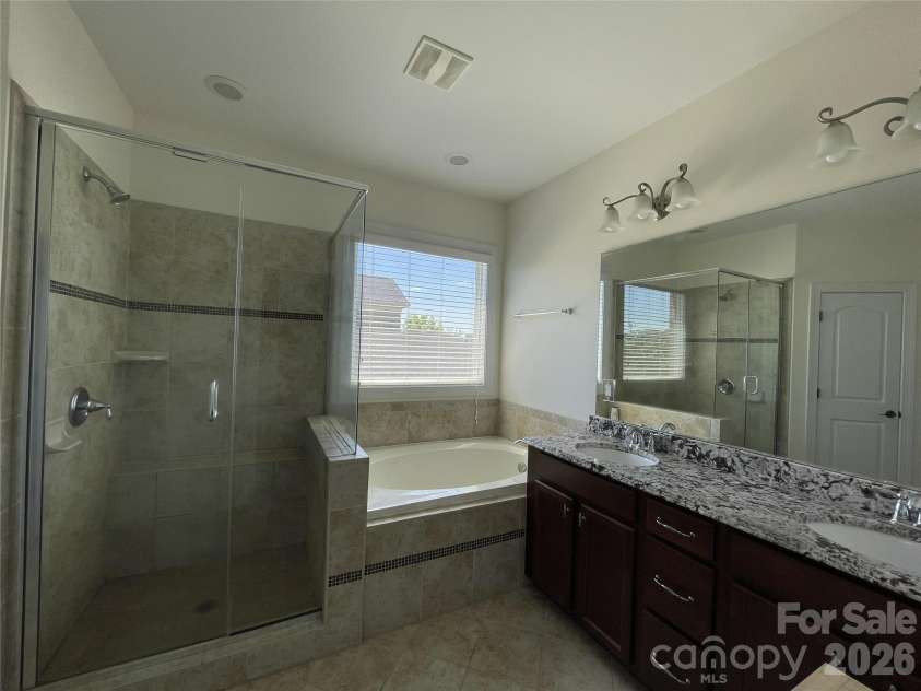 707 Five Leaf Lane, Waxhaw, NC 28173.  MLS# CAR4336963, YatesRealty ID 28208. 