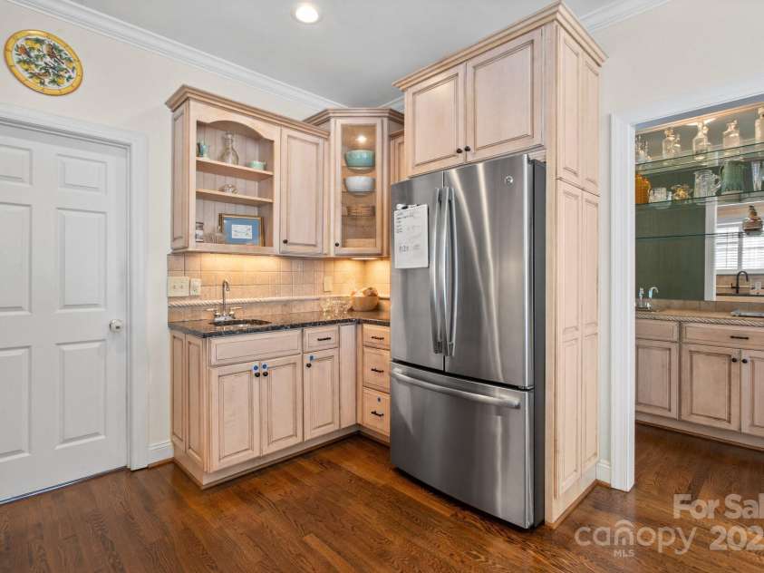 7213 Lutzen Way Court, Charlotte, NC 28270.  MLS# CAR4282856, YatesRealty ID 28208. 