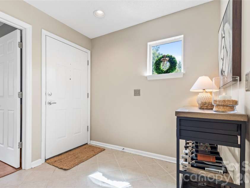 719 Southwest Drive, Davidson, NC 28036.  MLS# CAR4373406, YatesRealty ID 28209. 