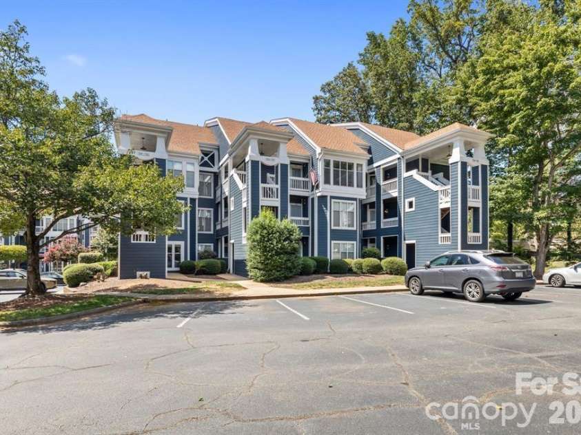 719 Southwest Drive, Davidson, NC 28036.  MLS# CAR4373406, YatesRealty ID 28209. 