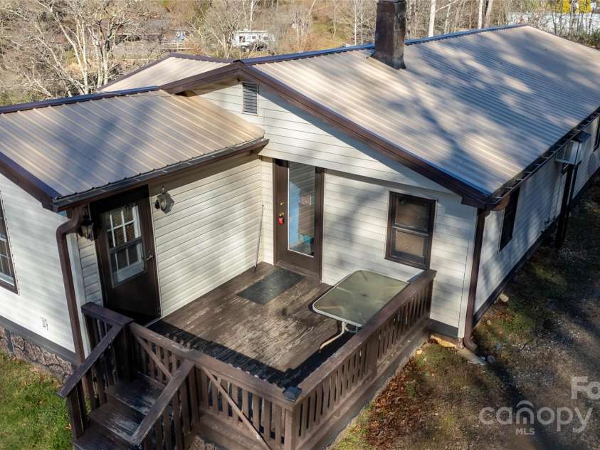 116 Welzie Atkins Drive, Spruce Pine, NC 28777.  MLS# CAR4215201, YatesRealty ID 2821. 