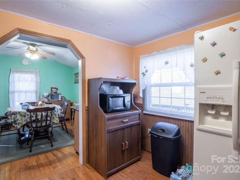 116 Welzie Atkins Drive, Spruce Pine, NC 28777.  MLS# CAR4215201, YatesRealty ID 2821. 