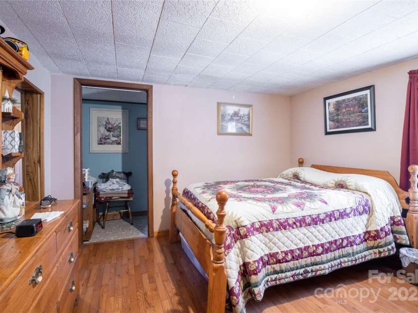 116 Welzie Atkins Drive, Spruce Pine, NC 28777.  MLS# CAR4215201, YatesRealty ID 2821. 