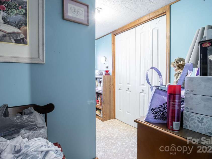 116 Welzie Atkins Drive, Spruce Pine, NC 28777.  MLS# CAR4215201, YatesRealty ID 2821. 