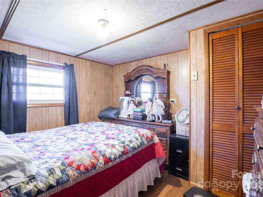 116 Welzie Atkins Drive, Spruce Pine, NC 28777.  MLS# CAR4215201, YatesRealty ID 2821. 