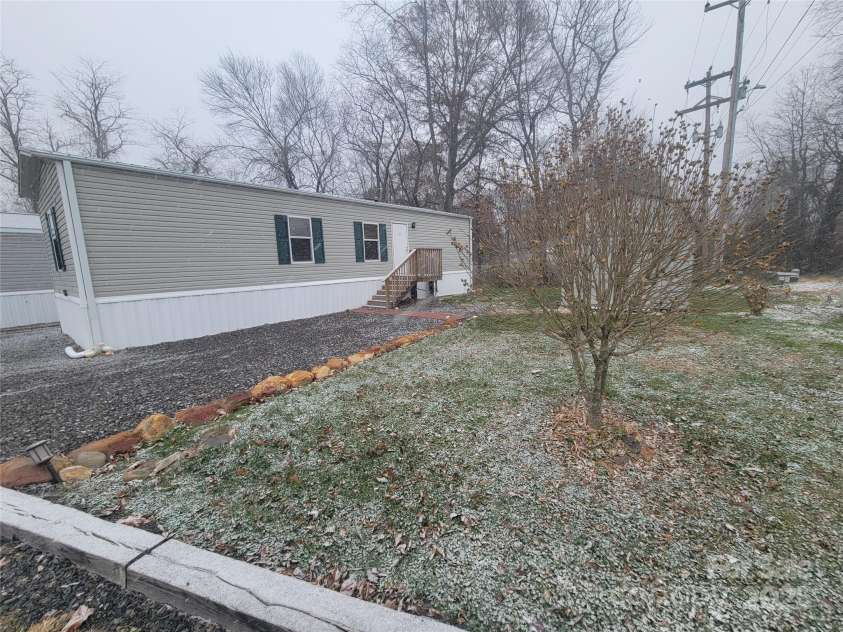141 Pike Point, Waynesville, NC 28785.  MLS# CAR4320489, YatesRealty ID 2821. 