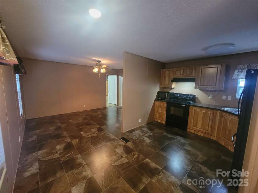141 Pike Point, Waynesville, NC 28785.  MLS# CAR4320489, YatesRealty ID 2821. 