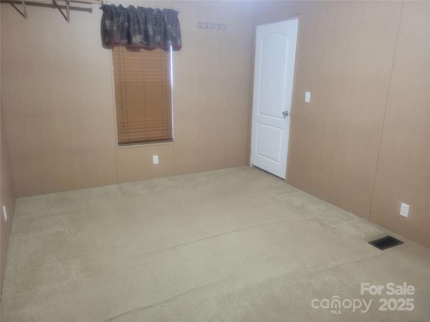 141 Pike Point, Waynesville, NC 28785.  MLS# CAR4320489, YatesRealty ID 2821. 