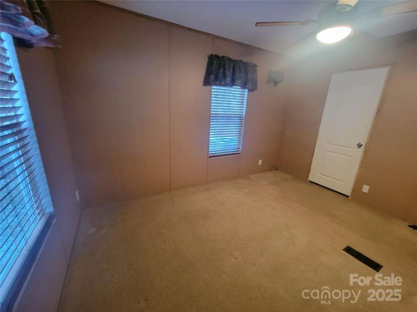 141 Pike Point, Waynesville, NC 28785.  MLS# CAR4320489, YatesRealty ID 2821. 