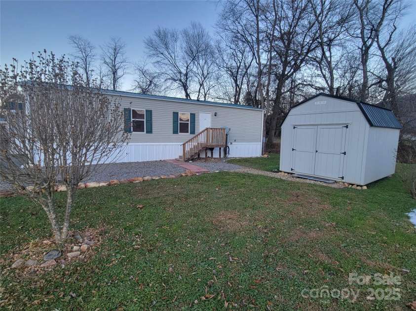 141 Pike Point, Waynesville, NC 28785.  MLS# CAR4320489, YatesRealty ID 2821. 