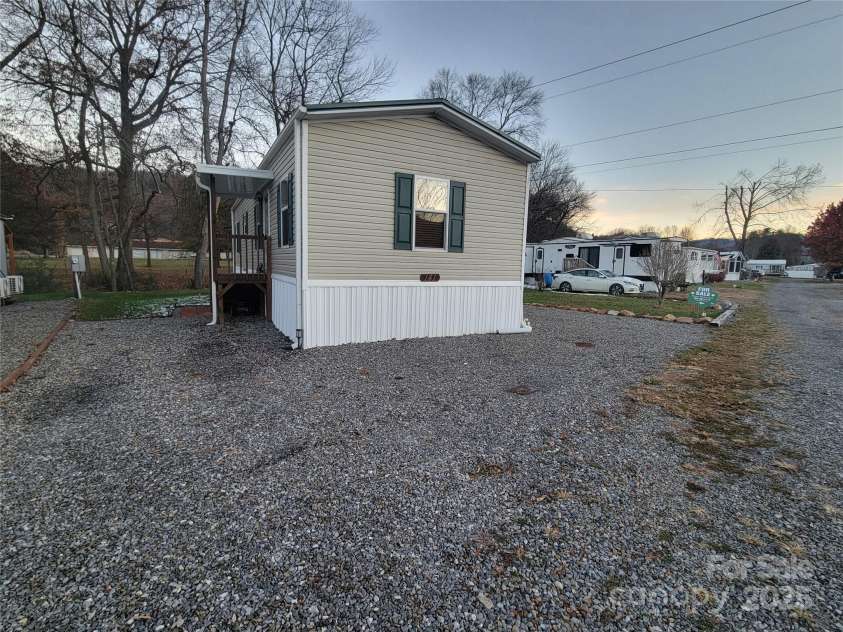 141 Pike Point, Waynesville, NC 28785.  MLS# CAR4320489, YatesRealty ID 2821. 