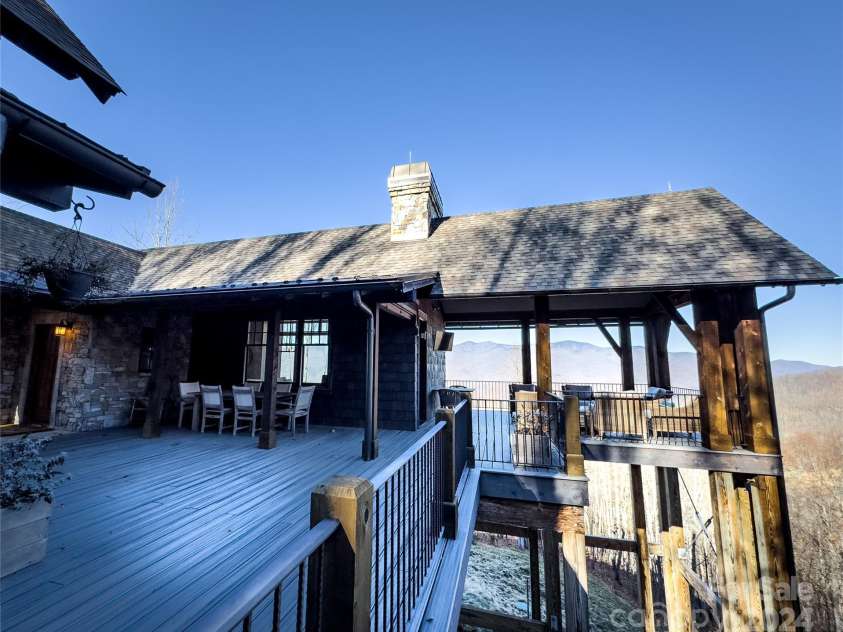61 Ridgeline Way, Sylva, NC 28779.  MLS# CAR4205940, YatesRealty ID 2821. 