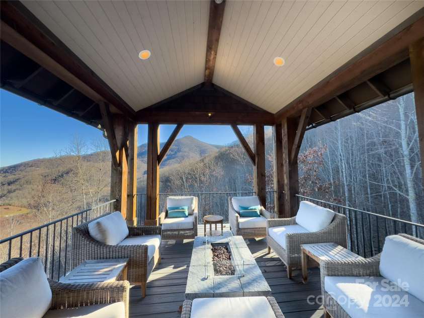 61 Ridgeline Way, Sylva, NC 28779.  MLS# CAR4205940, YatesRealty ID 2821. 