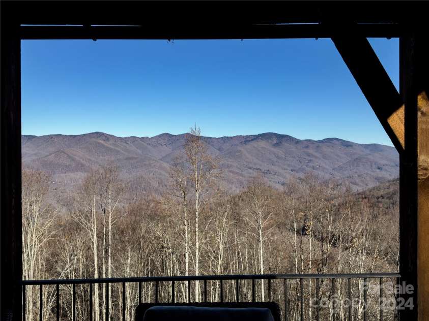 61 Ridgeline Way, Sylva, NC 28779.  MLS# CAR4205940, YatesRealty ID 2821. 