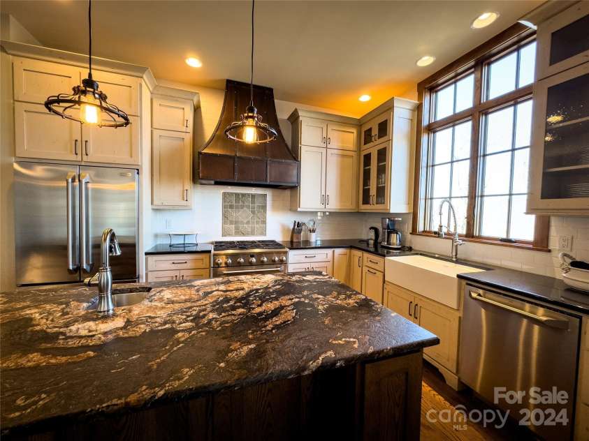 61 Ridgeline Way, Sylva, NC 28779.  MLS# CAR4205940, YatesRealty ID 2821. 