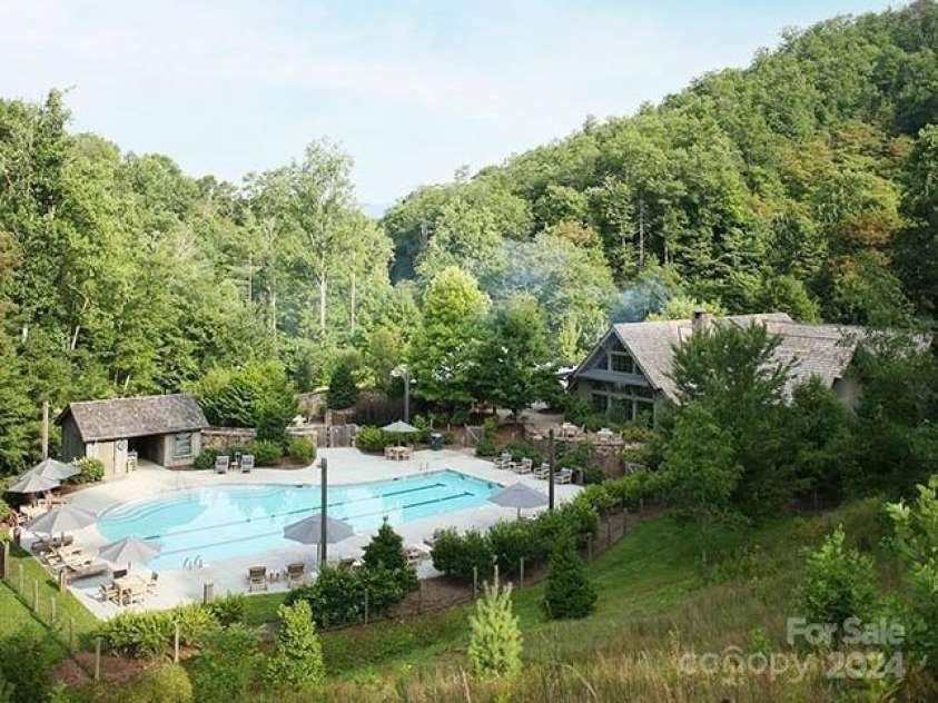 61 Ridgeline Way, Sylva, NC 28779.  MLS# CAR4205940, YatesRealty ID 2821. 