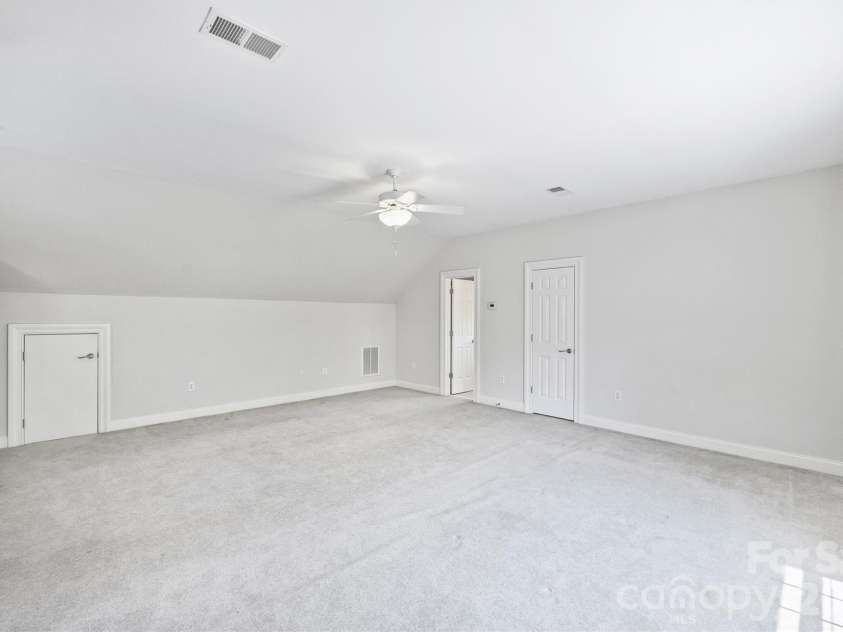 1115 Kings Drive, Charlotte, NC 28207.  MLS# CAR4367610, YatesRealty ID 28210. 