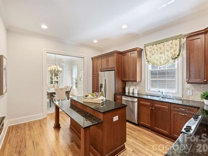1115 Kings Drive, Charlotte, NC 28207.  MLS# CAR4367610, YatesRealty ID 28210. Kitchen