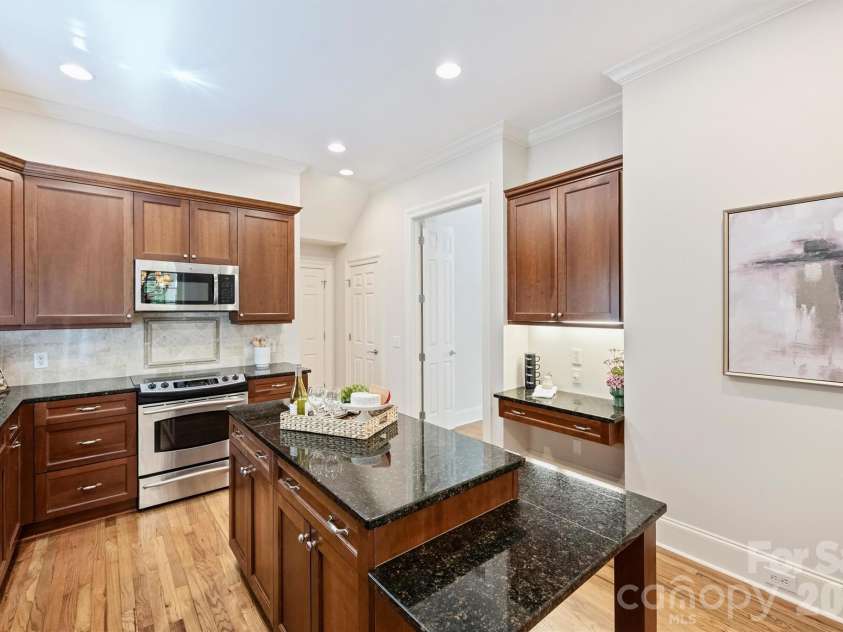 1115 Kings Drive, Charlotte, NC 28207.  MLS# CAR4367610, YatesRealty ID 28210. Kitchen