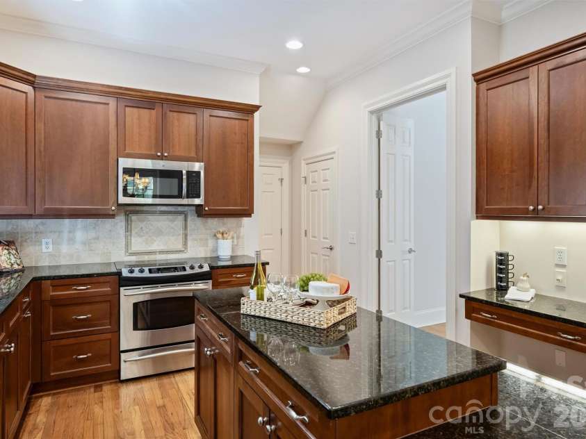 1115 Kings Drive, Charlotte, NC 28207.  MLS# CAR4367610, YatesRealty ID 28210. Kitchen