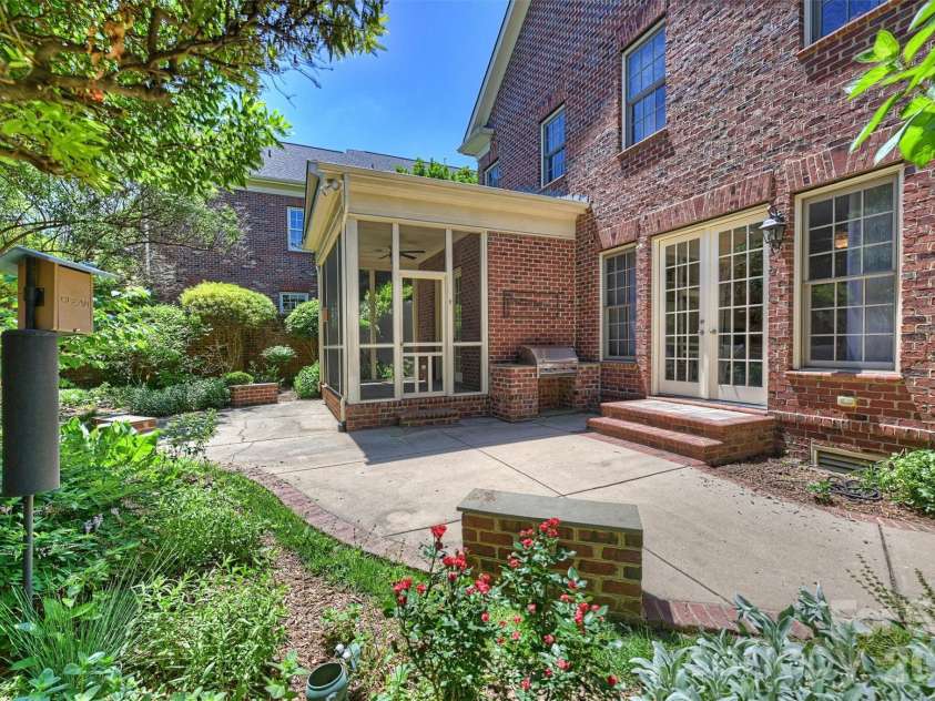 1115 Kings Drive, Charlotte, NC 28207.  MLS# CAR4367610, YatesRealty ID 28210. Outdoor space