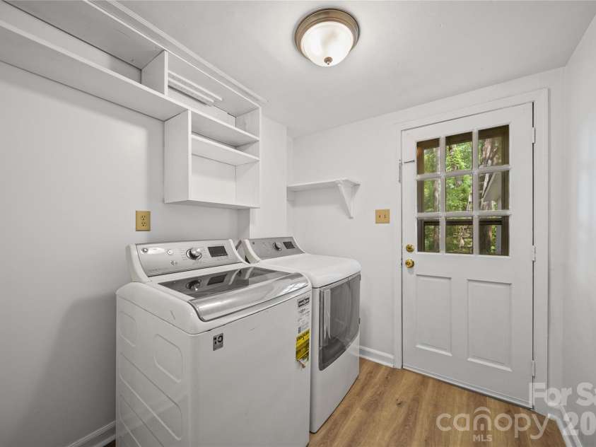 6126 Eagle Peak Drive, Charlotte, NC 28214.  MLS# CAR4376554, YatesRealty ID 28212. Laundry Room