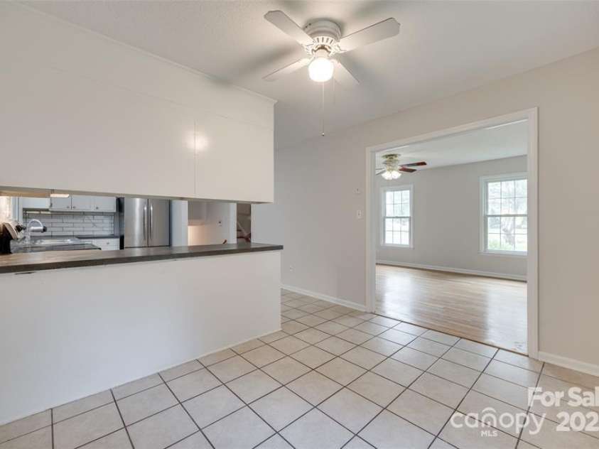 810 Applegate Court, Gastonia, NC 28054.  MLS# CAR4322901, YatesRealty ID 28212. 