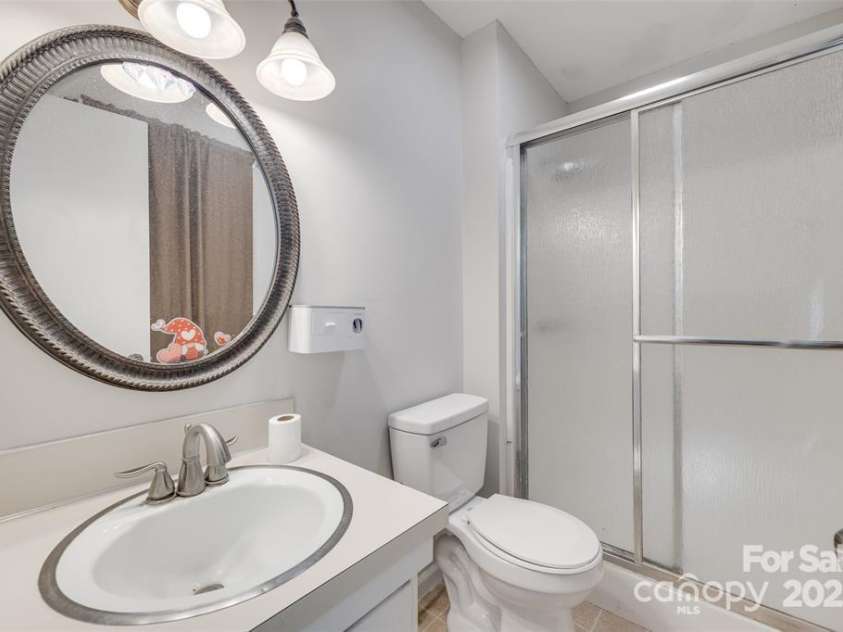 810 Applegate Court, Gastonia, NC 28054.  MLS# CAR4322901, YatesRealty ID 28212. 