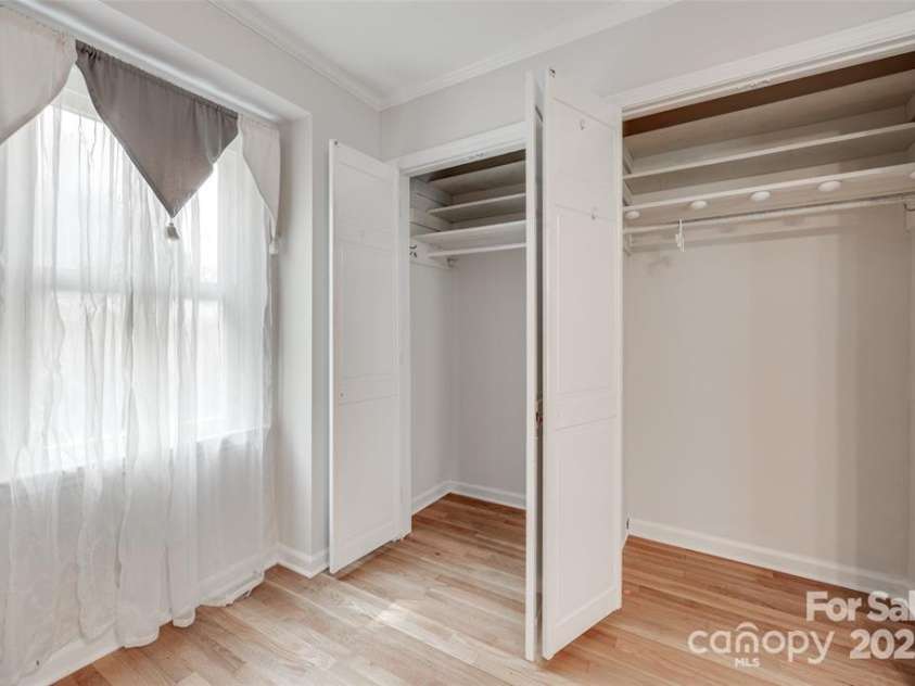 810 Applegate Court, Gastonia, NC 28054.  MLS# CAR4322901, YatesRealty ID 28212. 