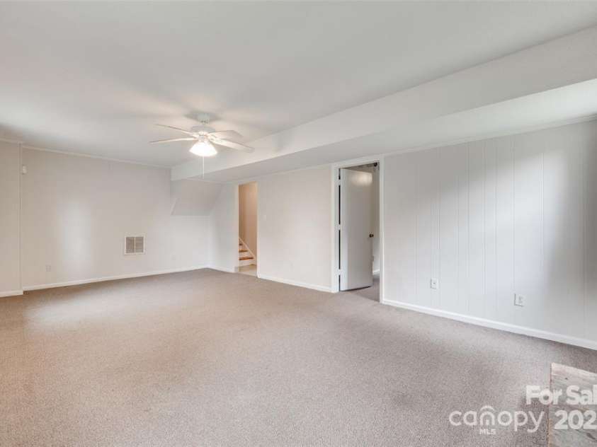 810 Applegate Court, Gastonia, NC 28054.  MLS# CAR4322901, YatesRealty ID 28212. 