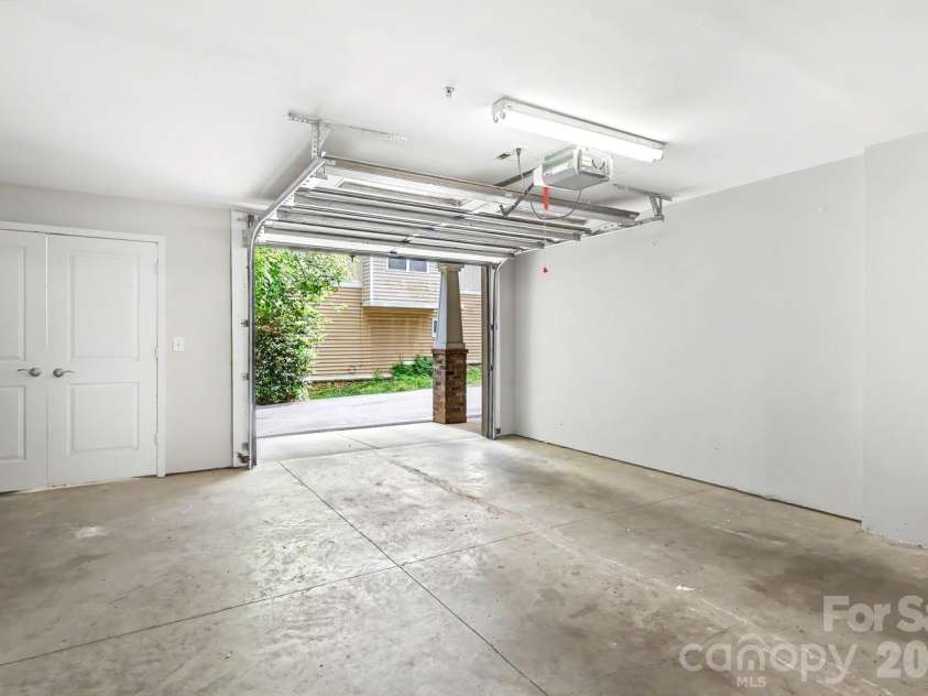 1733 Matheson Avenue, Charlotte, NC 28205.  MLS# CAR4381490, YatesRealty ID 28214. 