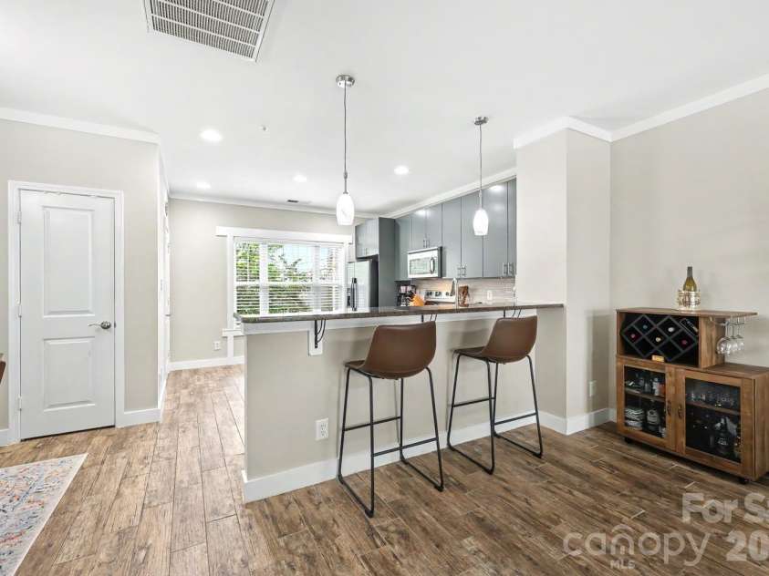 1733 Matheson Avenue, Charlotte, NC 28205.  MLS# CAR4381490, YatesRealty ID 28214. 