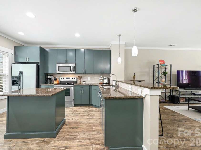1733 Matheson Avenue, Charlotte, NC 28205.  MLS# CAR4381490, YatesRealty ID 28214. 