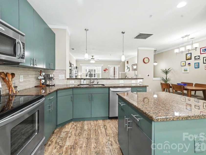 1733 Matheson Avenue, Charlotte, NC 28205.  MLS# CAR4381490, YatesRealty ID 28214. 