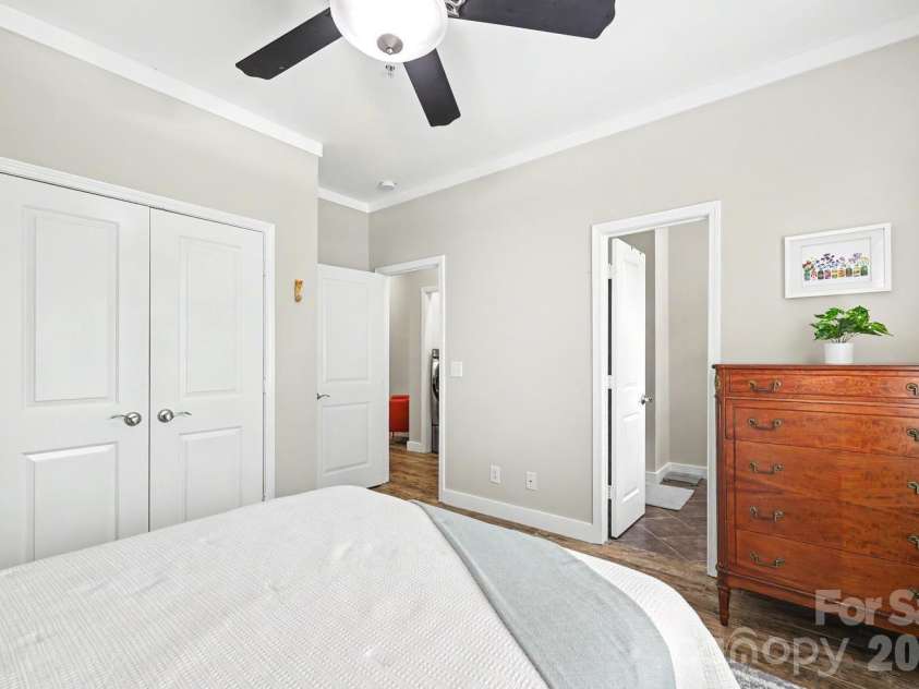 1733 Matheson Avenue, Charlotte, NC 28205.  MLS# CAR4381490, YatesRealty ID 28214. 