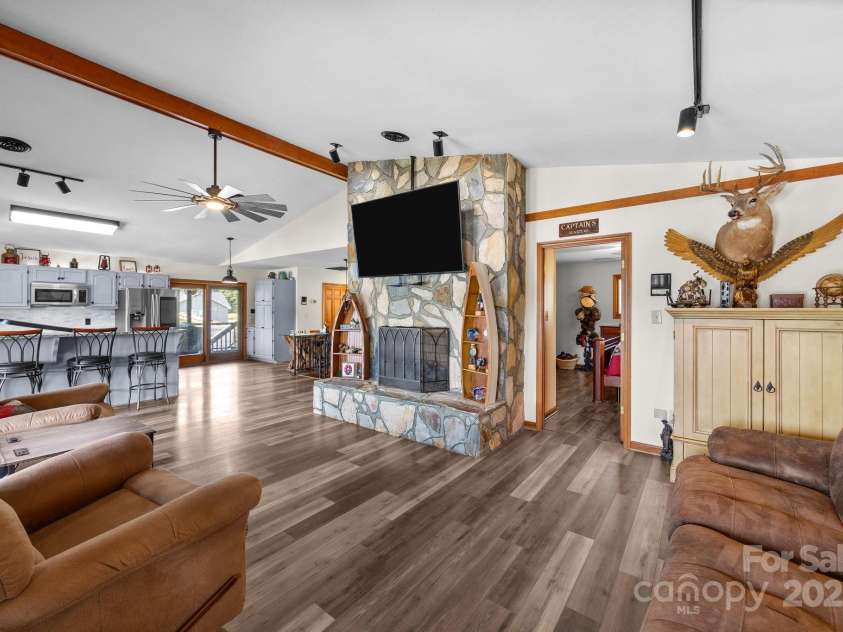 643 Lake Drive, Lexington, NC 27292.  MLS# CAR4277552, YatesRealty ID 28214. Gas logs(2023)