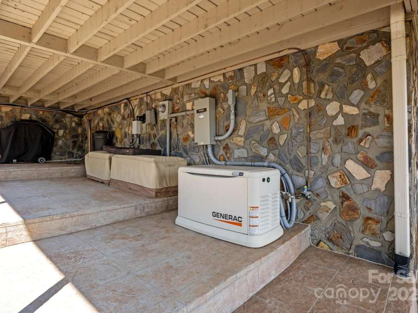 643 Lake Drive, Lexington, NC 27292.  MLS# CAR4277552, YatesRealty ID 28214. Home has a tankless water heater (2022) & Generac whole home generator (2022)