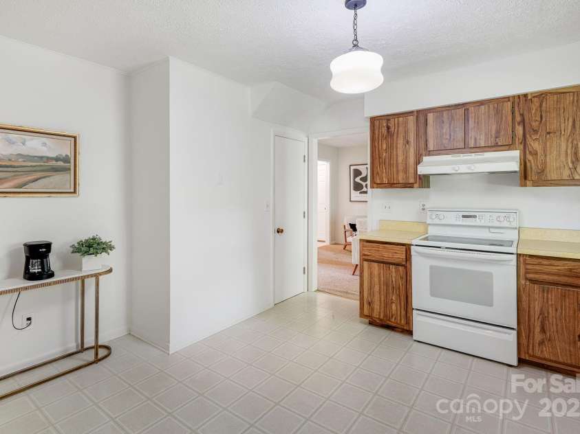 68 Wilkie Way, Fletcher, NC 28732.  MLS# CAR4232148, YatesRealty ID 28215. 