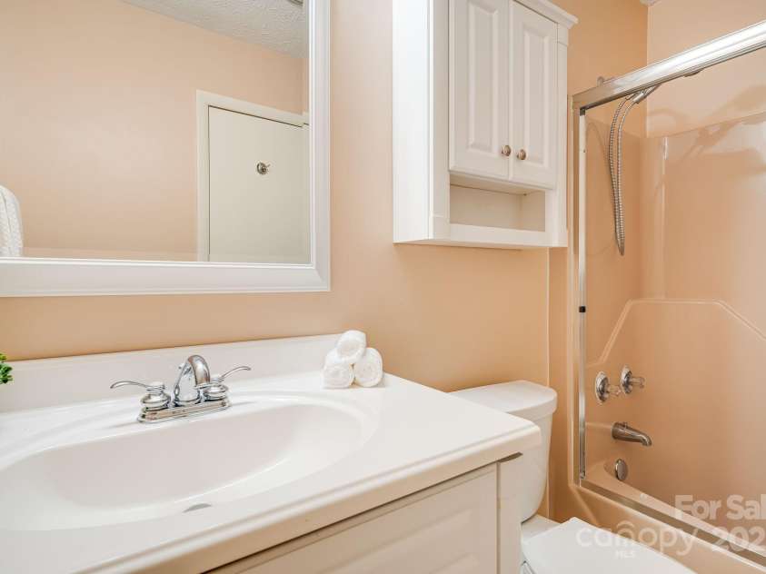 68 Wilkie Way, Fletcher, NC 28732.  MLS# CAR4232148, YatesRealty ID 28215. 