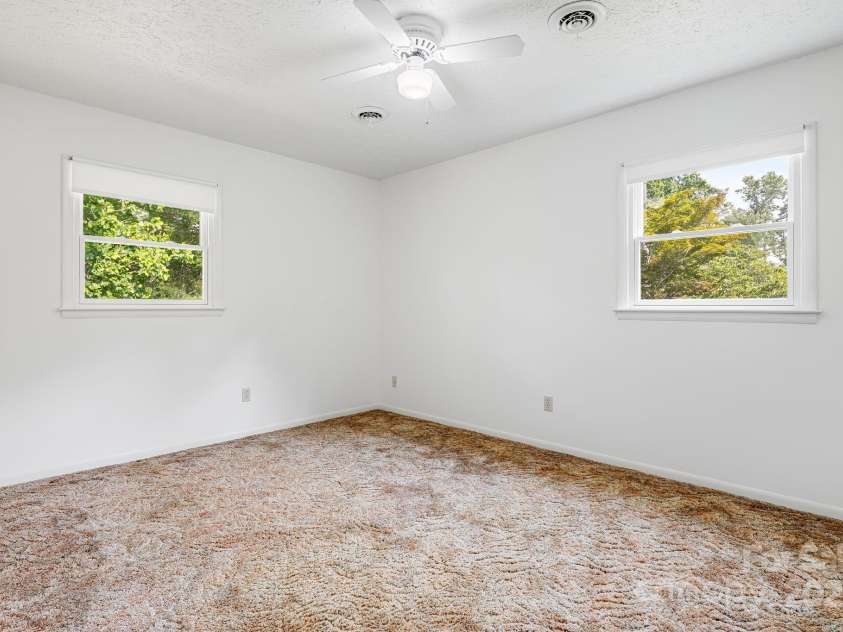 68 Wilkie Way, Fletcher, NC 28732.  MLS# CAR4232148, YatesRealty ID 28215. 