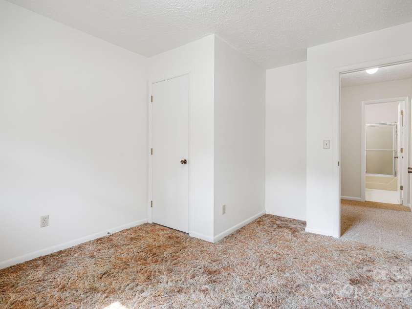 68 Wilkie Way, Fletcher, NC 28732.  MLS# CAR4232148, YatesRealty ID 28215. 
