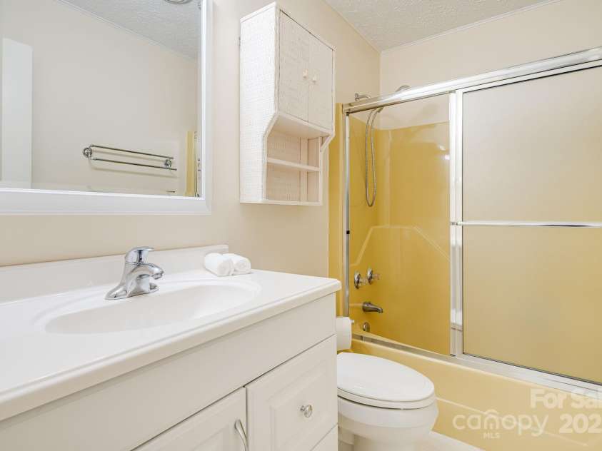 68 Wilkie Way, Fletcher, NC 28732.  MLS# CAR4232148, YatesRealty ID 28215. 
